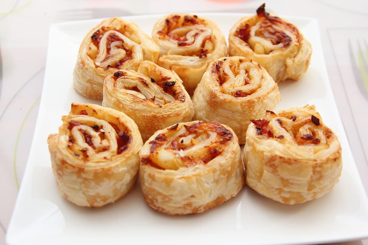 Savoury puff pastry pinwheels